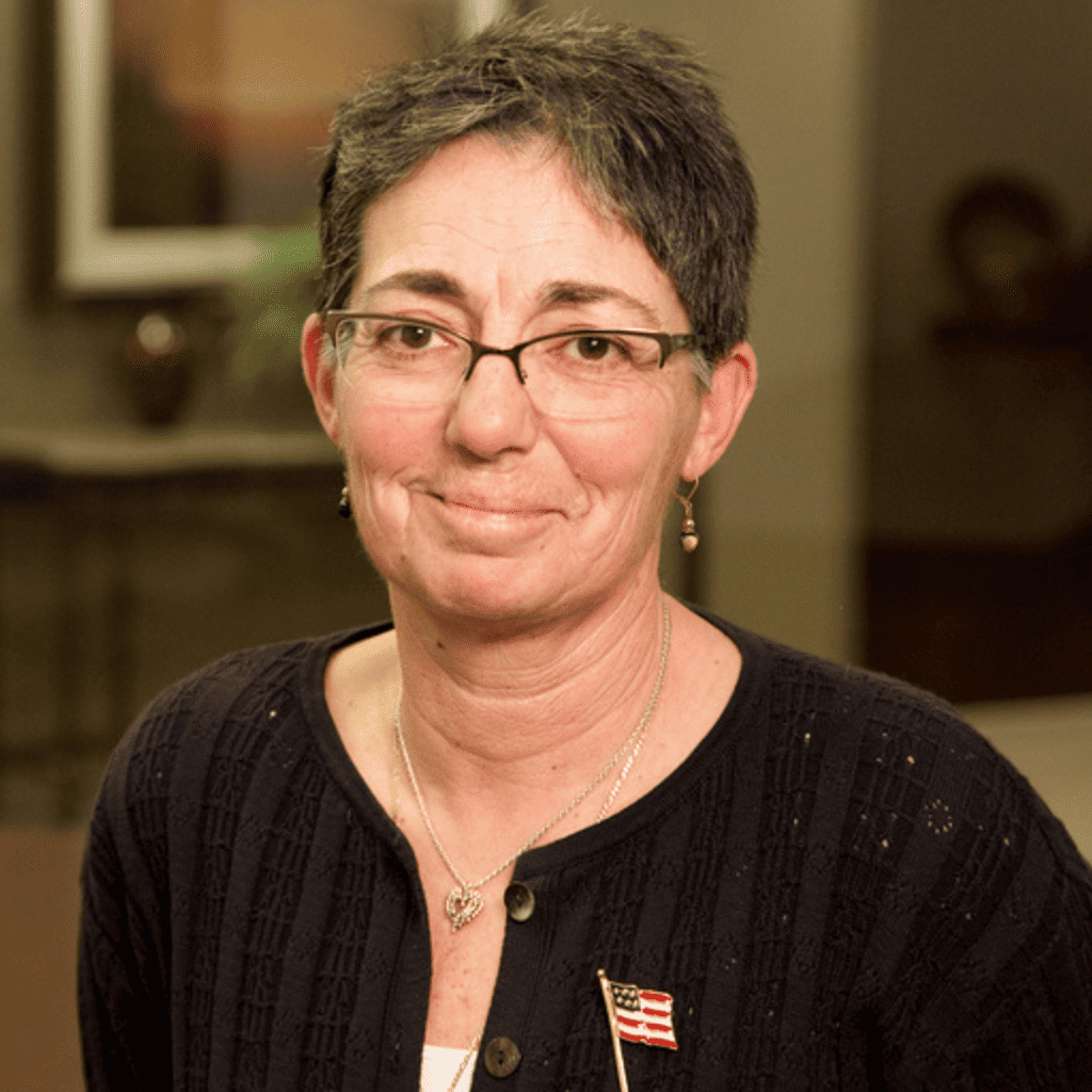 Cathy Ricci Headshot SQ