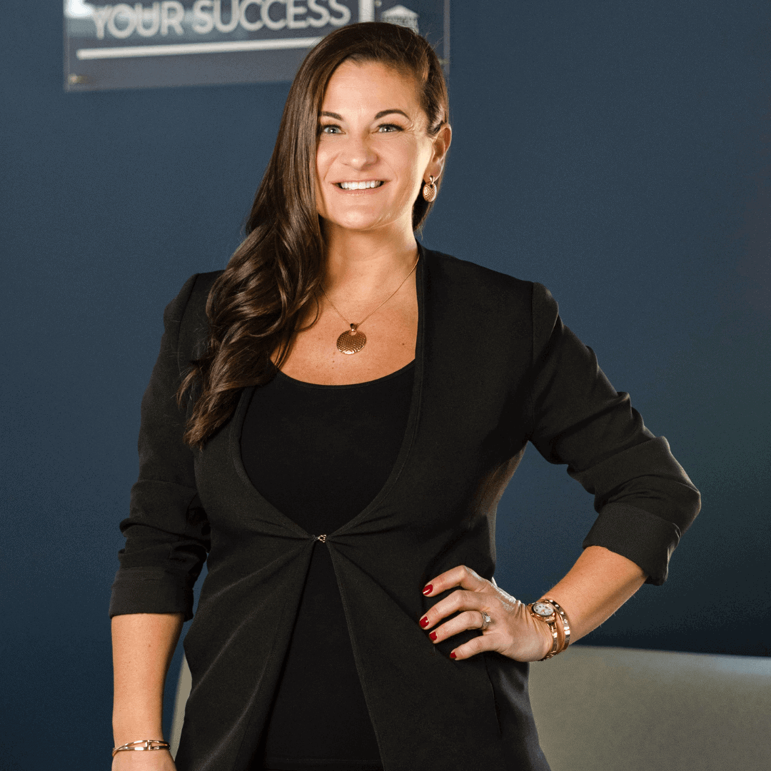 Jackie-Louh-Headshot-SQ-0522