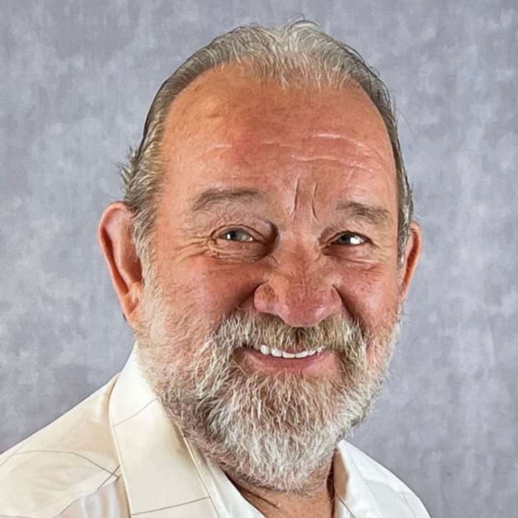 Michael Burns 0826 square headshot