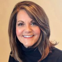 Beth Byrd headshot sq 1122