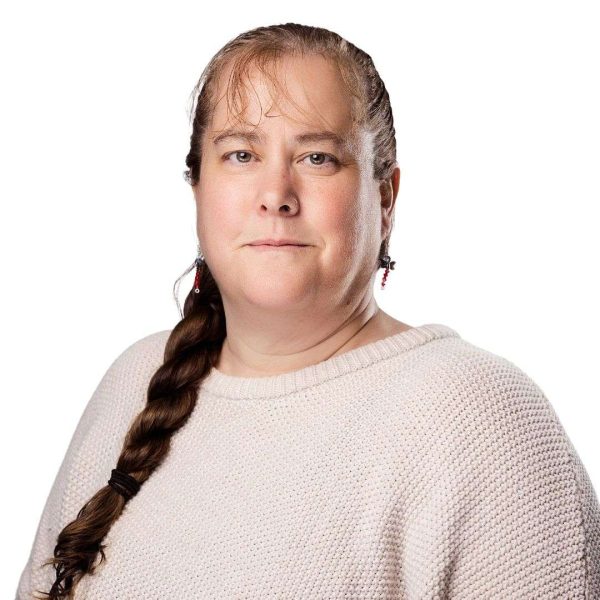 Lynn Robbins Headshot
