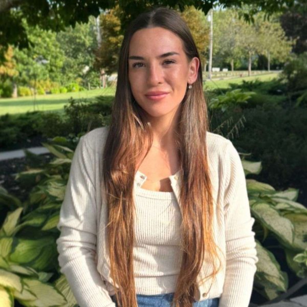 Rose Kazanjian 0926 square headshot